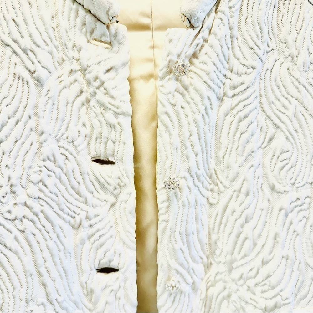 Vintage Jackie Kennedy inspired Embossed Dress Coat - Picture 11 of 12